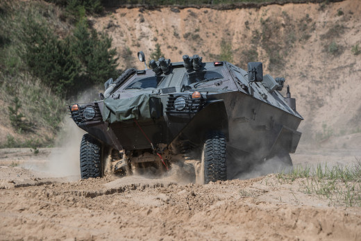 1755642 (a): :5472x3648